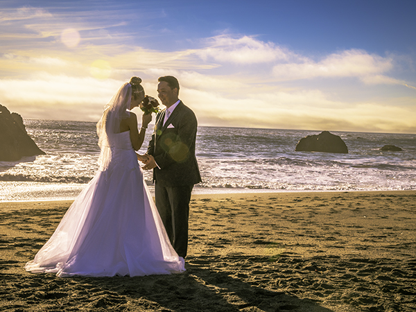 california beach wedding - romantisch zum sonnenuntergang etwas abseits am strand in kalifornien heiraten